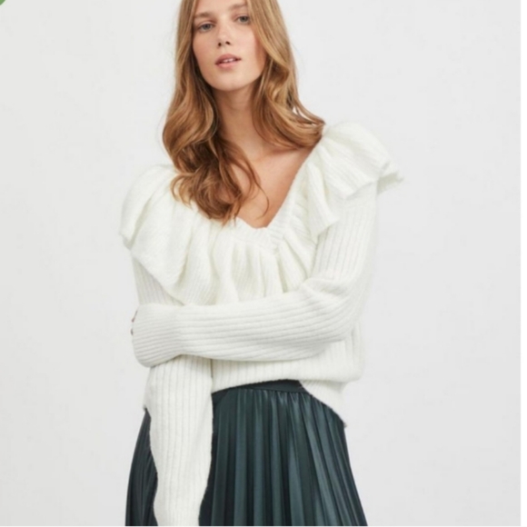 CeCe Sweaters - NEW! CeCe Vila Ruffle Knit Sweater